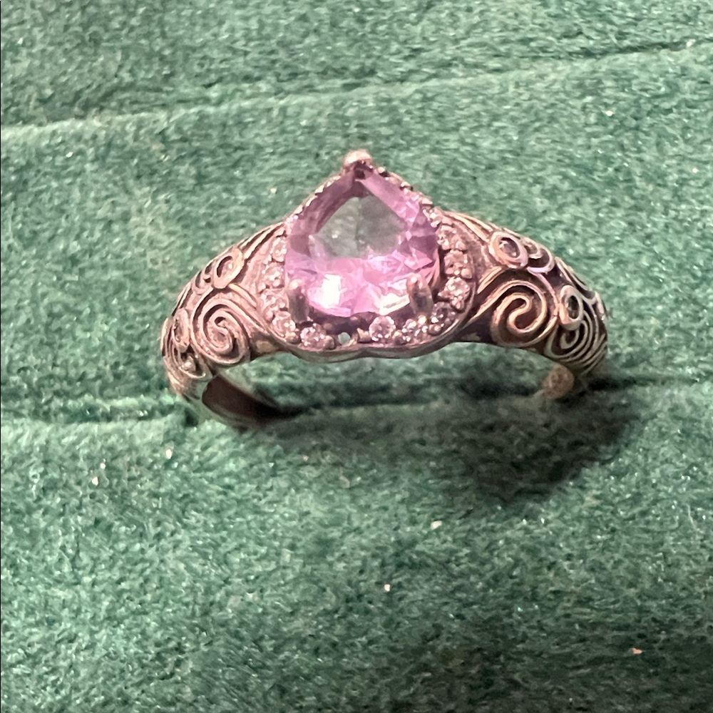 Elegant Silver  vintage style Purple Amethyst Gemstone Ring size 7